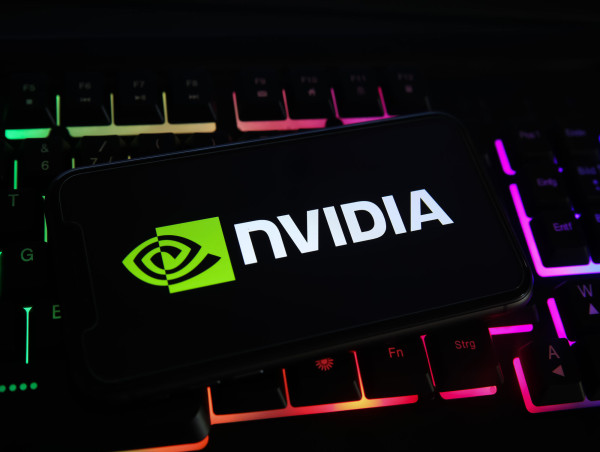  Nvidia revenue forecast falls short of top estimates as AI frenzy cools 