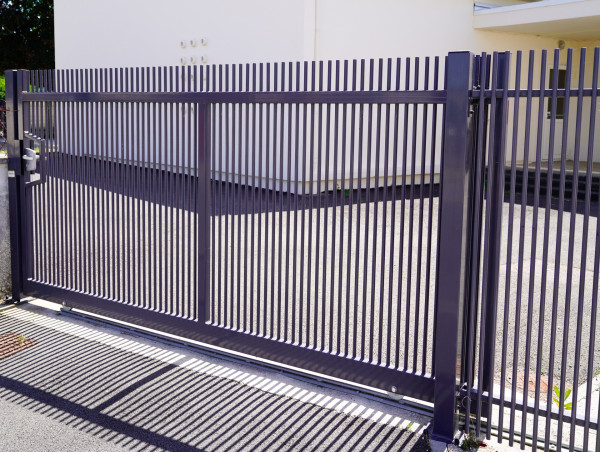  Aluminum Fencing: A Safe and Durable Choice for Dog Owners 