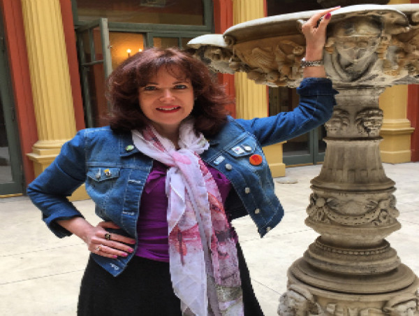  AI Keynote Speaker & Digital Marketing PR CEO Barbara Rozgonyi Joins Global Entrepreneur Speaker Bureau 