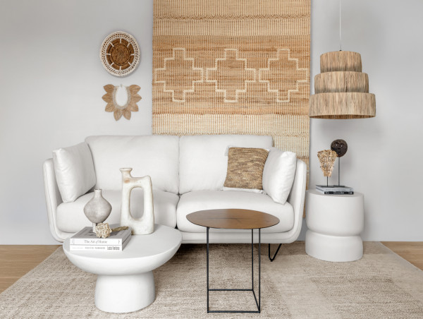  Embracing Nature Through a Handmade Mixed-Material Natural Collection 