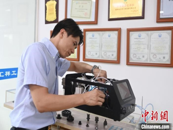  CNS praises young Hong Kong entrepreneur’s endeavor to explore smart manufacturing industry 