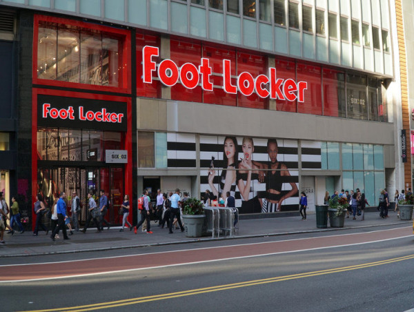  Foot Locker stock drops 20% on Nike concerns 