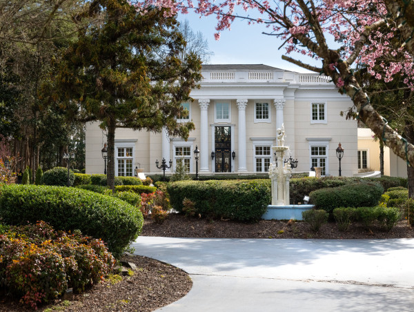  Sotheby’s Concierge Auctions: Bidding Opens at $2.3 Million For Atlanta Estate Inspired by Versailles’ Le Petit Trianon 