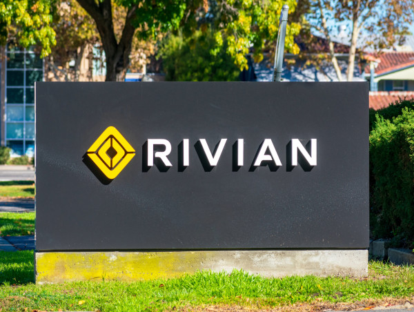  Rivian stock price forecast: the best contrarian bet in EV? 