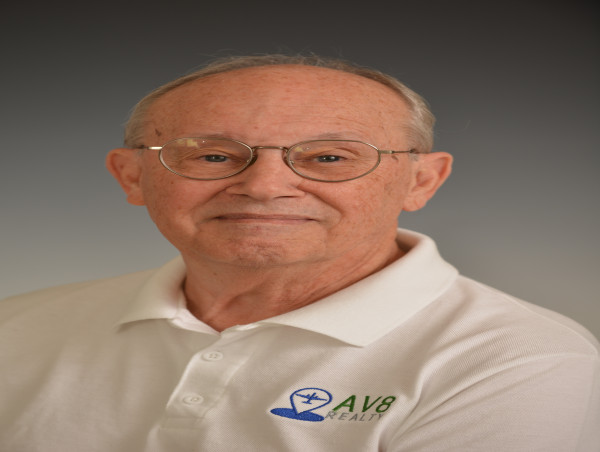 AV8 Realty Expands to Spruce Creek Fly-In (7FL6), Welcoming Managing Broker Dave Scheidl