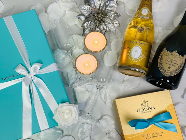  Rising Popularity of Wine and Champagne Gift Sets with Tiffany Flutes Marks a Shift in Gifting Trends 