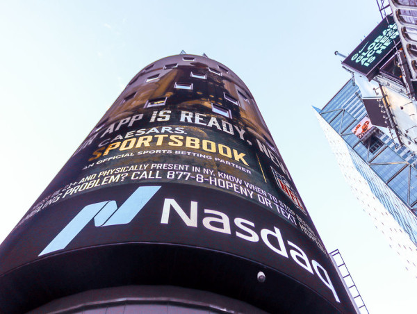 JEPQ and QYLD ETFs outlook for 2025: are they good buys?