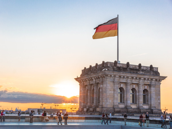 The DAX index just suffered a harsh reversal: time to buy?