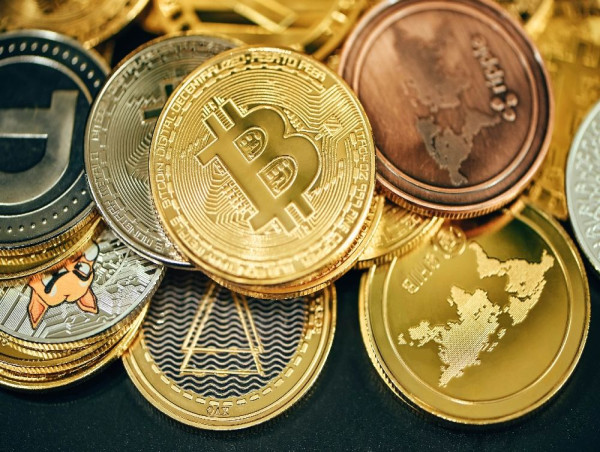  Beyond Bitcoin: experts predict 2025’s hottest trends in crypto 