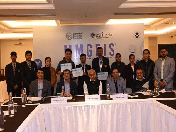 MMGEIS Students Take a Step Forward in Strengthening the Geospatial Community 