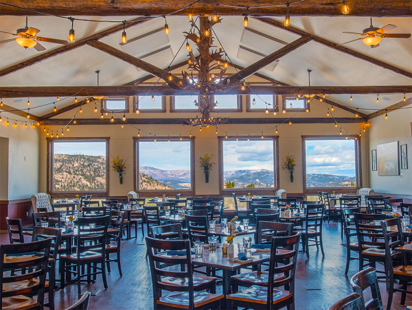  Twin Owls Steakhouse Celebrates 25 Years of Culinary Excellence in Estes Park 