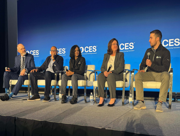  Lucid Bots CEO Andrew Ashur Shares Vision for AI-Powered Robotics and Smart Manufacturing at CES 2025 