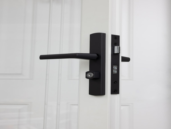  A New Era in Door Hardware: Wright Products Introduces Five New Styles for Today's Storm and Screen Doors 