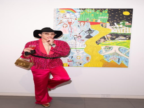  Artist Sergio Farias Draws a Crowd at Girls' Night Out at the Jutta Gallery in New York 