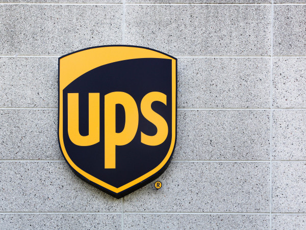  UPS stock price slowly forms a rare pattern, pointing to a rebound 