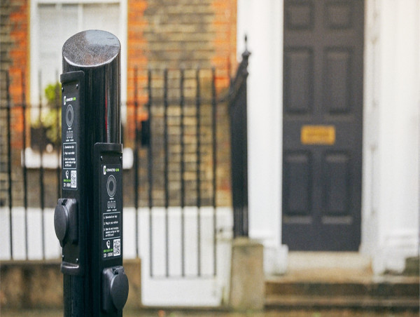 Connected Kerb secures £65m backing from The National Wealth Fund and Aviva Investors to boost UK public EV charging.