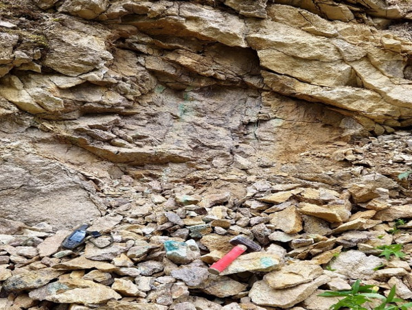  Geologica Discovers Copper Showing at Topley 