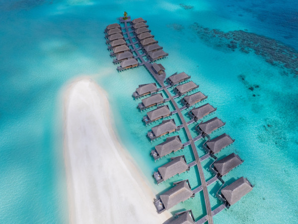  Constance Moofushi Maldives: Mastering Sustainability in the South Ari Atoll 