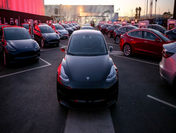  Tesla hikes Model X prices in the US by $5,000 