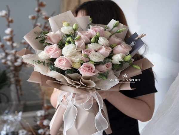  White On White Singapore Unveils New Flower Bouquet Collection for Valentine’s Day 