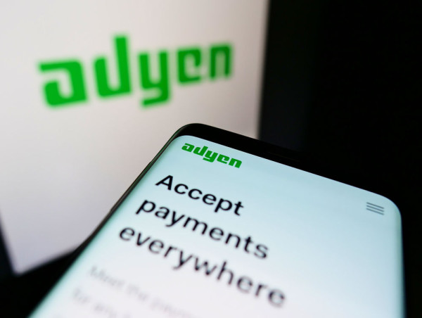  Adyen share price rare pattern points to a surge soon 