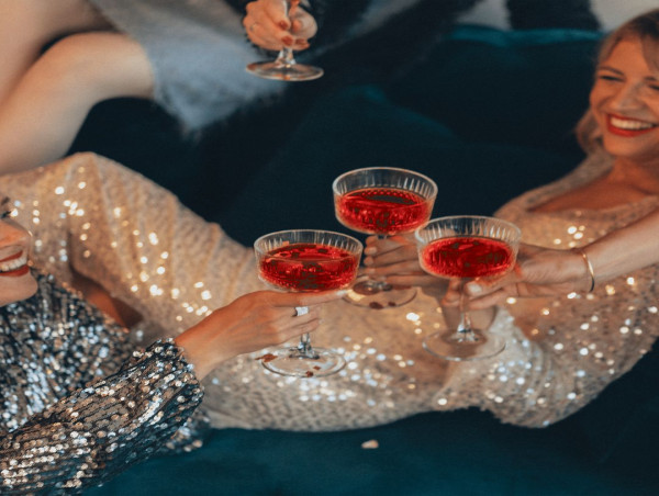  The Rise of Alcohol-Free Dating: A Growing Trend This Valentine’s Day 