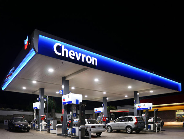  Chevron to cut up to 20% of workforce by 2026 amid cost-cutting push, Exxon legal battle 