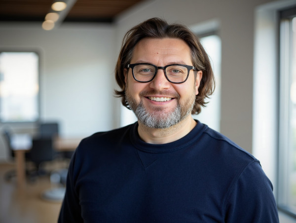  Max Retail Strengthens Leadership Team with Addition of Ecommerce Veteran Hoddi Hafsteinsson as Chief Financial Officer 