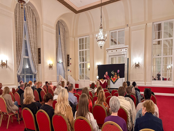  Tibetan Buddhist Meditation Teacher Announces Uk Tour To Help People Combat Stress And Burnout 