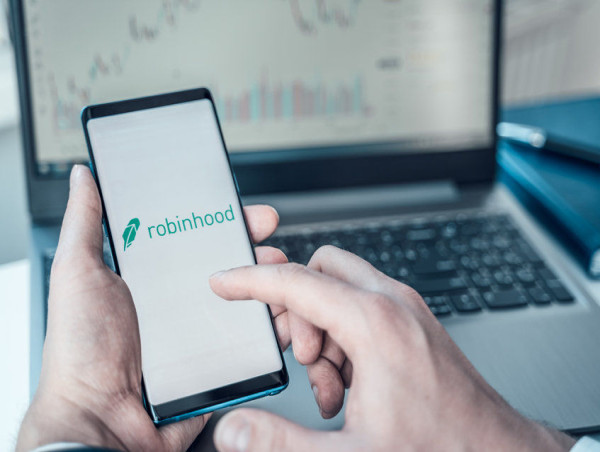  Robinhood taps Singapore as Coinbase continues to steal market share 