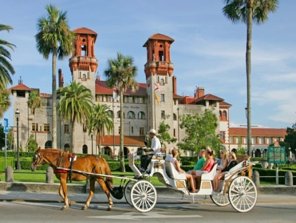  Escapadas Románticas en la Costa Histórica de Florida: El Destino para San Valentín 