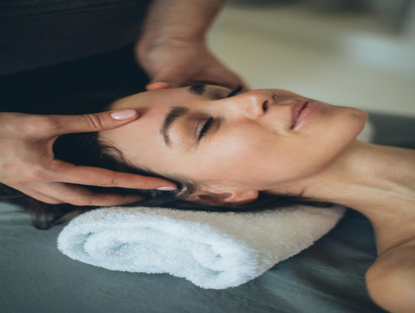  Indian Head Massage Recognized for Its Therapeutic and Wellness Benefits 