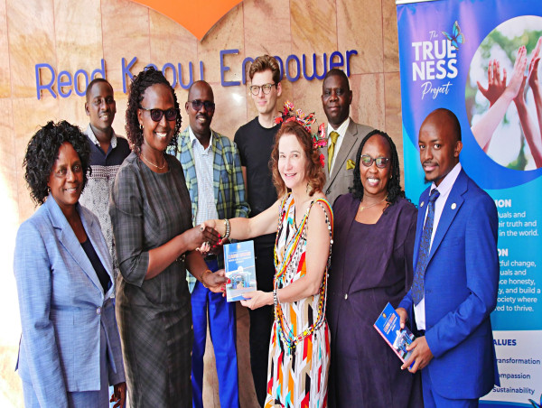  The Trueness Project Donates Copies of Leading Forward Book, Enhancing Global Access To Leadership Knowledge 