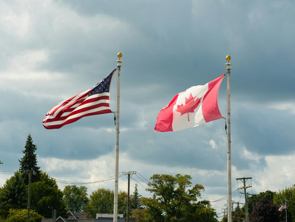  TSX Composite analysis as Canada bond yields, Loonie crash 