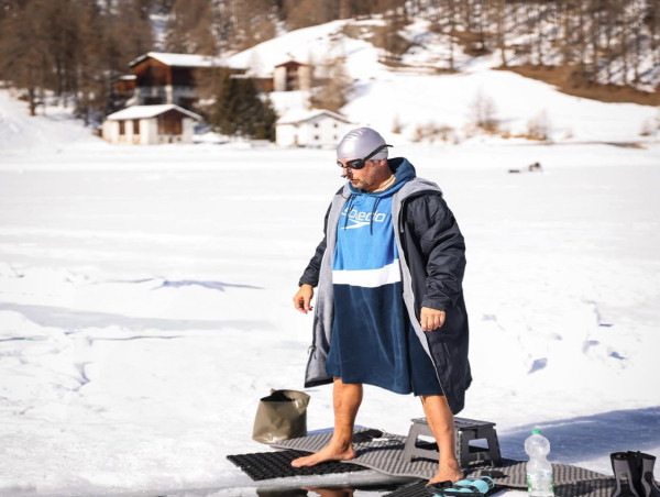  Swiss Freediver Sets New Guinness World Record Under Ice 