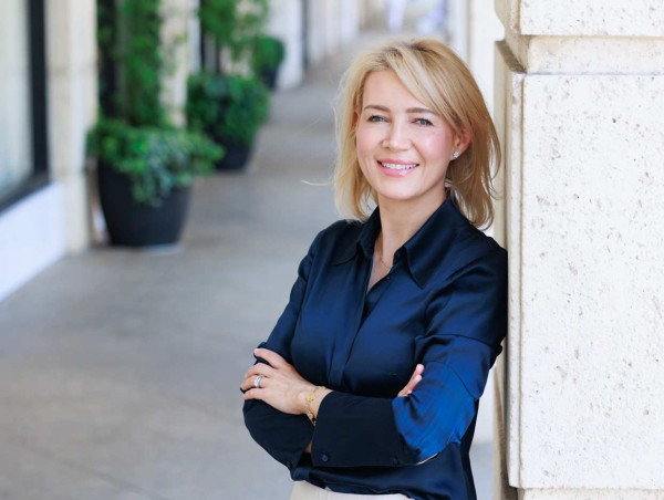  Saluting Dr. Ilona Fotek: A Visionary Leader in Holistic, Aesthetic Dentistry on International Women's Day 
