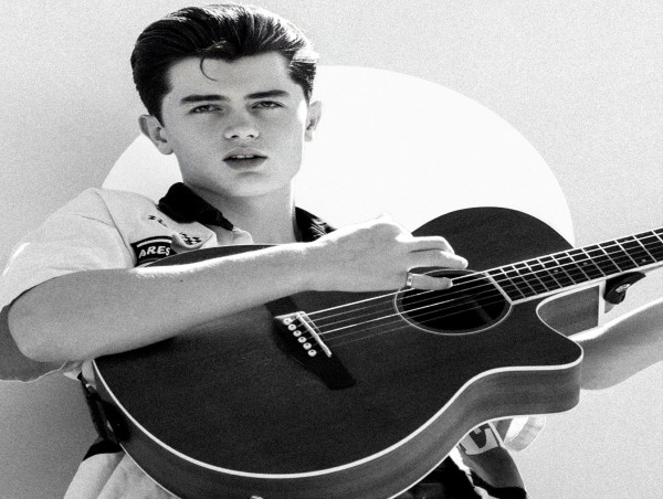  Interscope & EMI Records' Rising Star Elliot James Reay Wins Prestigious Global Music Initiative 