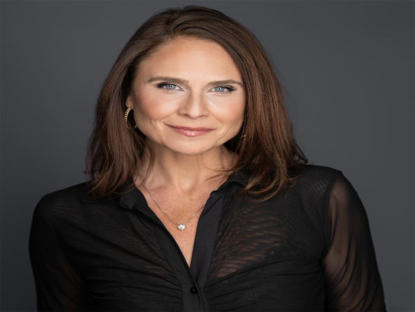  Holly Kleiman of Sapphire + Salt Pioneers Recently Featured on Close Up Radio 