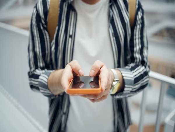  From Casual Chats to Viral Trends: The NGL Effect on Social Media 