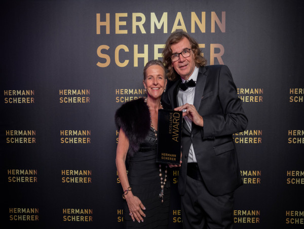 Excellence Award for a Powerhouse Who is Conquering the Stage