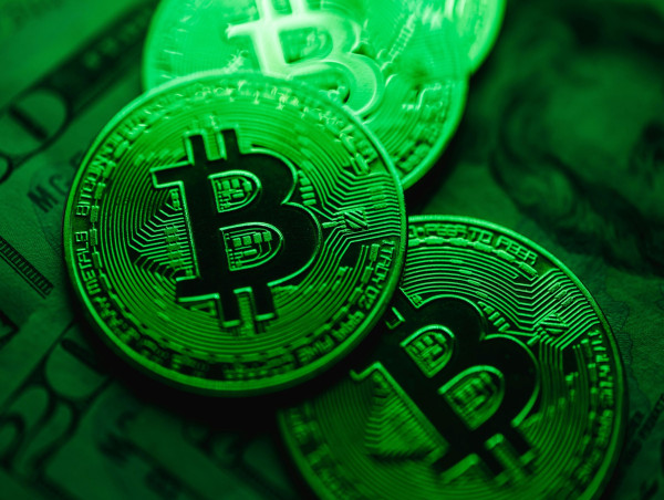  Crypto price today: Bitcoin eyes $100K as RAY, HYPE lead altcoin gains 