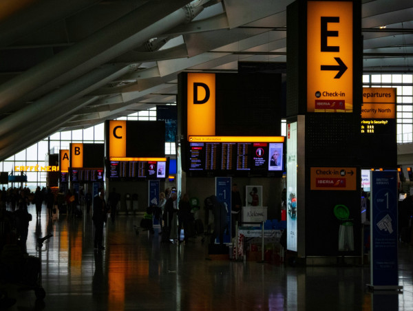  Heathrow airport closure triggers airline selloff, dragging travel stocks down 