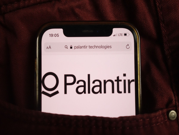Palantir stock: why Paul Meeks sees potential despite ‘egregious’ overvaluation