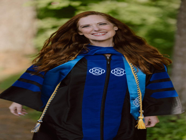  Dr. Amber O’Neill Smith Joins SuccessBooks® to Co-Author “Unstoppable” with Lisa Nichols 