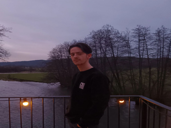  Romain Heynen et Benjamin Van Puyenbroeck unissent musique et émotions dans un EP poignant à trois voix 