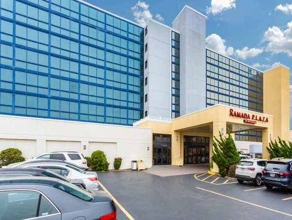  Commonwealth Lodging Assumes Management of Two Ramada Hotels in Virginia Beach 
