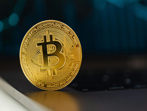  Crypto prices today: Bitcoin stays range-bound near $85K, CORE rallies 16% against market trend 