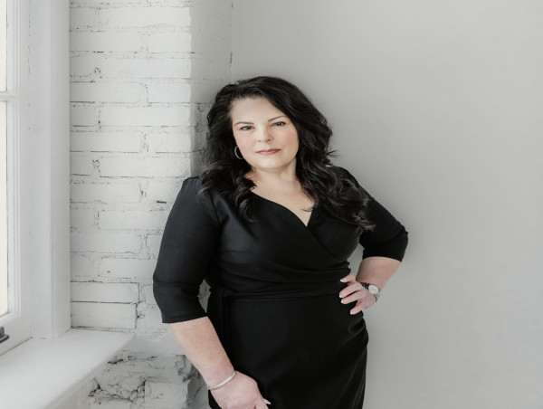  Shanyn Kay Stewart Partners with SuccessBooks® to Co-Author 'Flip the Script' with Chris Voss 