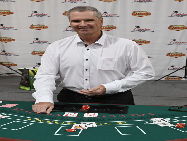 Famous Blackjack Cheater & Author to Appear at Casino Collectibles Show
