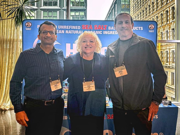  H2Ocean Showcases Healing Innovation at ASPO 2025, Empowering Cancer Survivors Through Science 